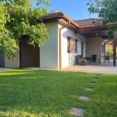 Orsolya Apartmanhaz * Siofok